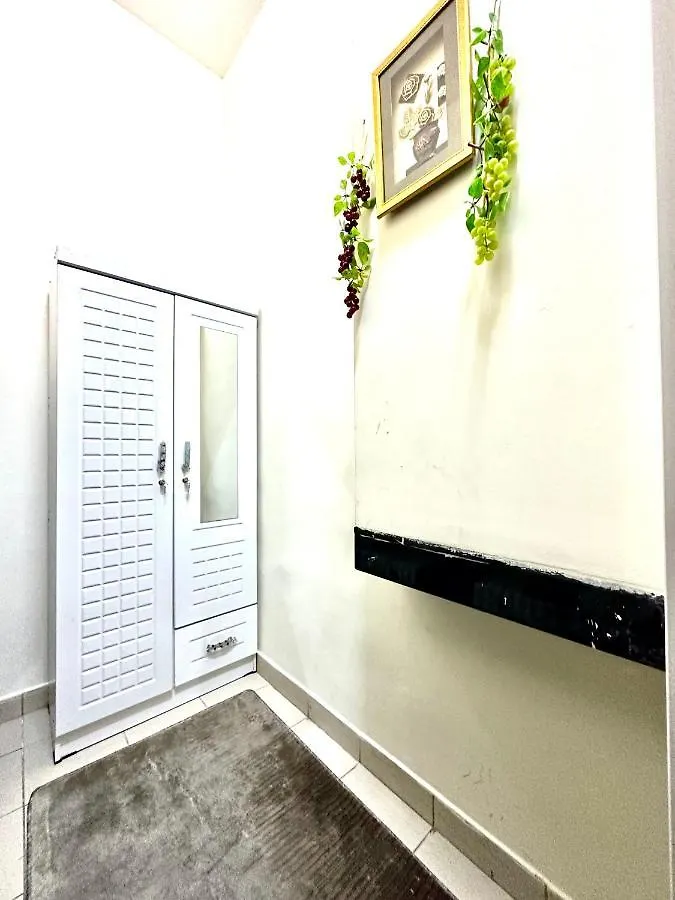 Partition Near Metro G-19 P02 Apartment Dubai Homestay