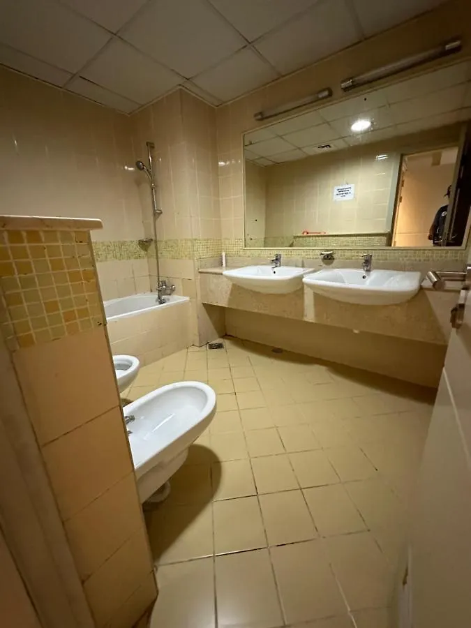 Homestay Partition Near Metro G-19 P02 Apartment Dubai